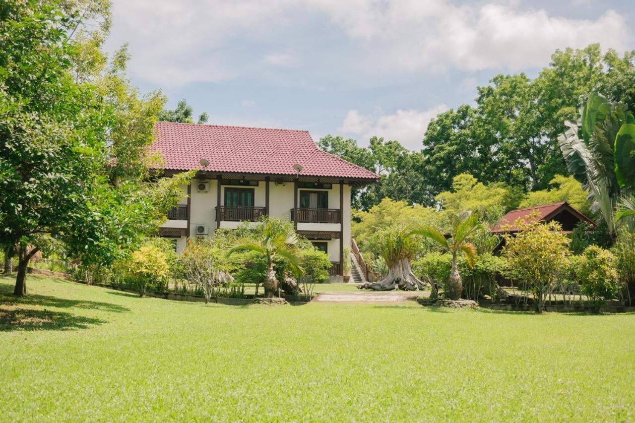 Singgahsana Villa Langkawi Kuah Exterior photo